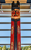 totem-pole-at-squamish-lilwat-cultural-c