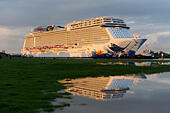new-cruise-vessel-norwegian-escape-built