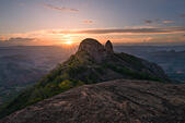 Sunset in the Pedra dos Tres Pontoes, Afonso Claudio, Espirito Santo State, Brazil. - Stock Image