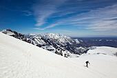 morocco-high-atlas-skier-ascending-ras-o
